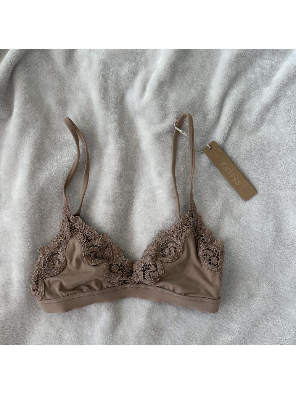 Skims fits everybody lace triangle bralette nwt